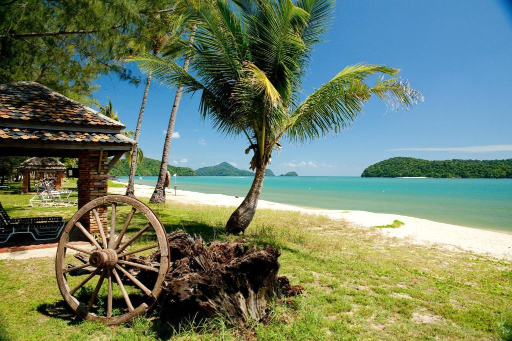 Frangipani Langkawi Resort Pantai Cenang  Extérieur photo