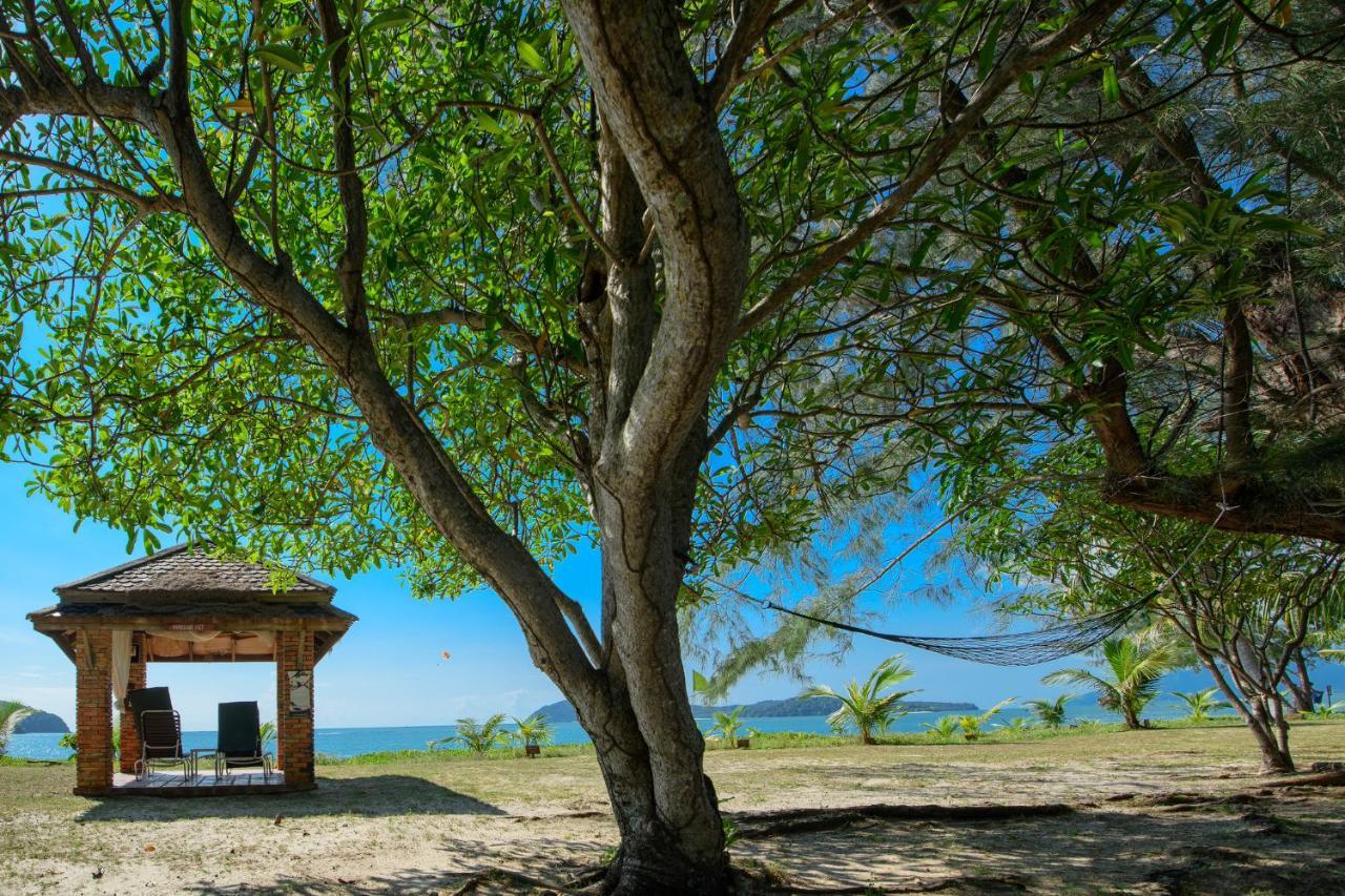 Frangipani Langkawi Resort Pantai Cenang  Extérieur photo